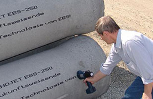 建材水泥行業(yè)標識應用  EBS-250手持式噴碼機